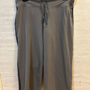 Lululemon Women's
Softstreme High-Rise Wide-Leg Cropped Pants